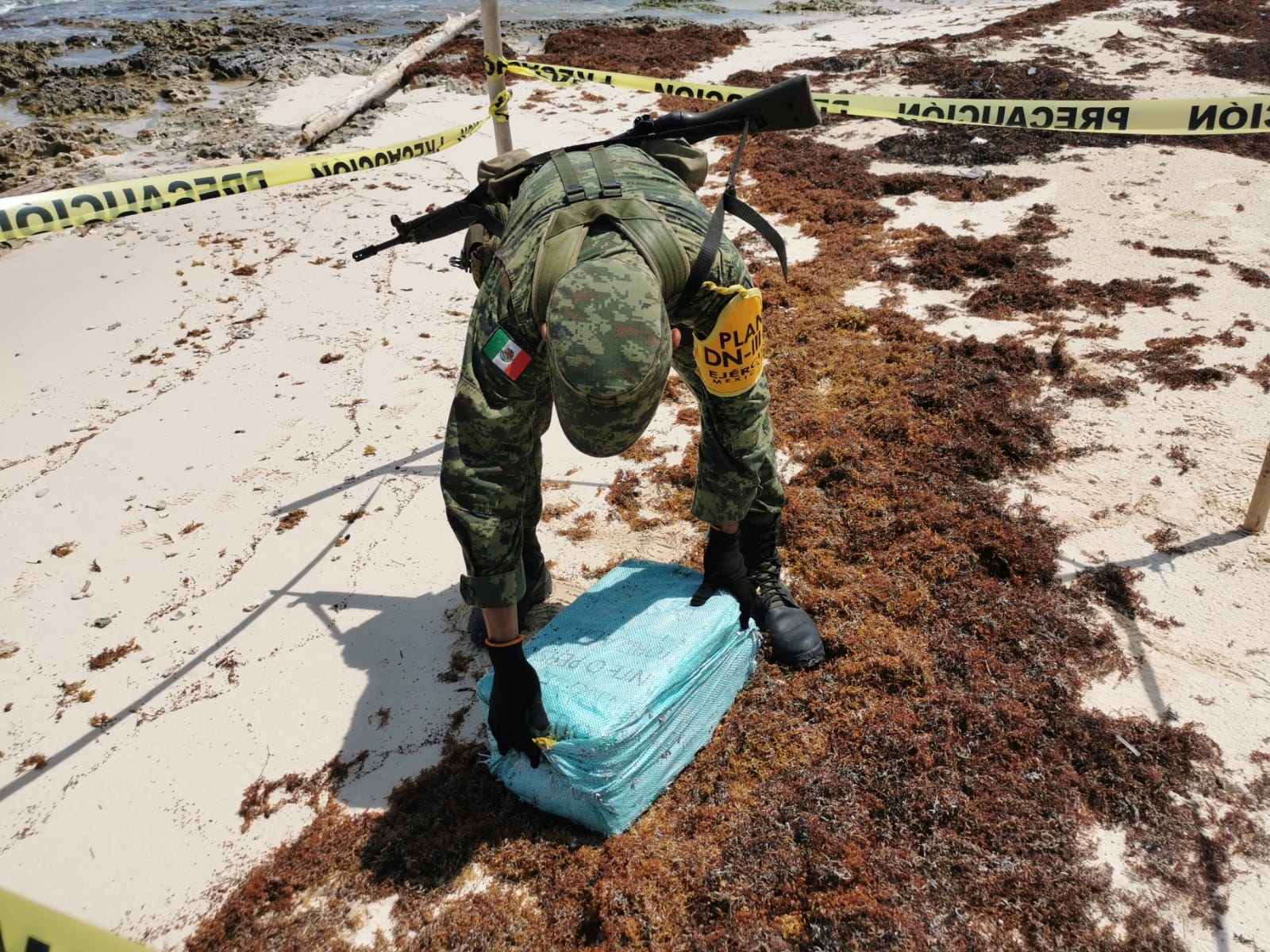 Paquetes de droga recalan de manera constante en las playas de Cozumel en Quintana Roo