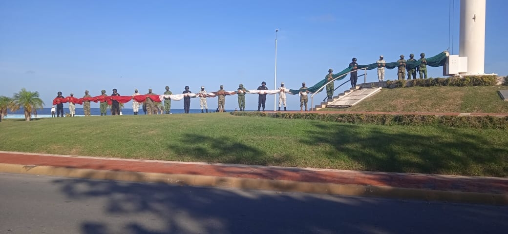 Autoridades de Campeche encabezan izamiento de bandera por Independencia de México: VIDEO