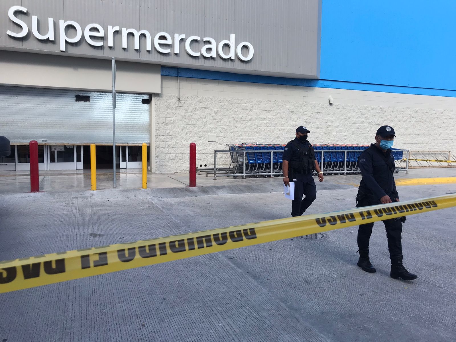 Revelan identidad del hombre ejecutado en el Walmart de Cancún