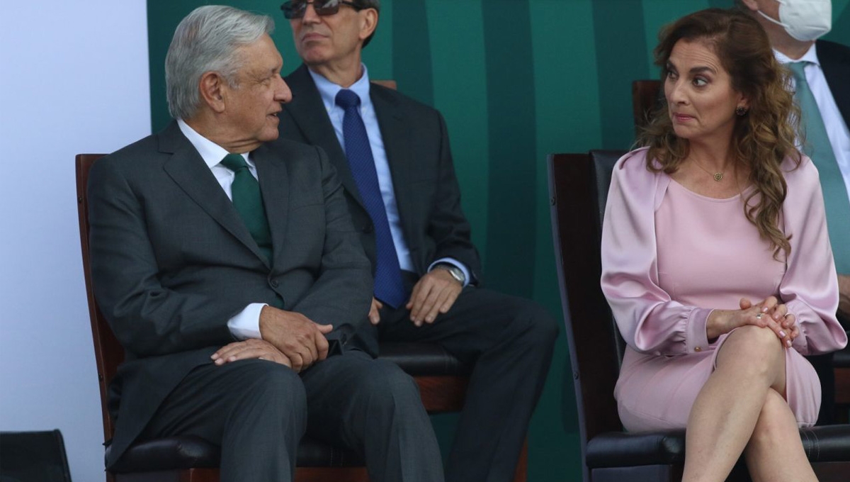 Beatriz Müller sorprende con elegante vestido durante el Desfile Militar del 16 de septiembre