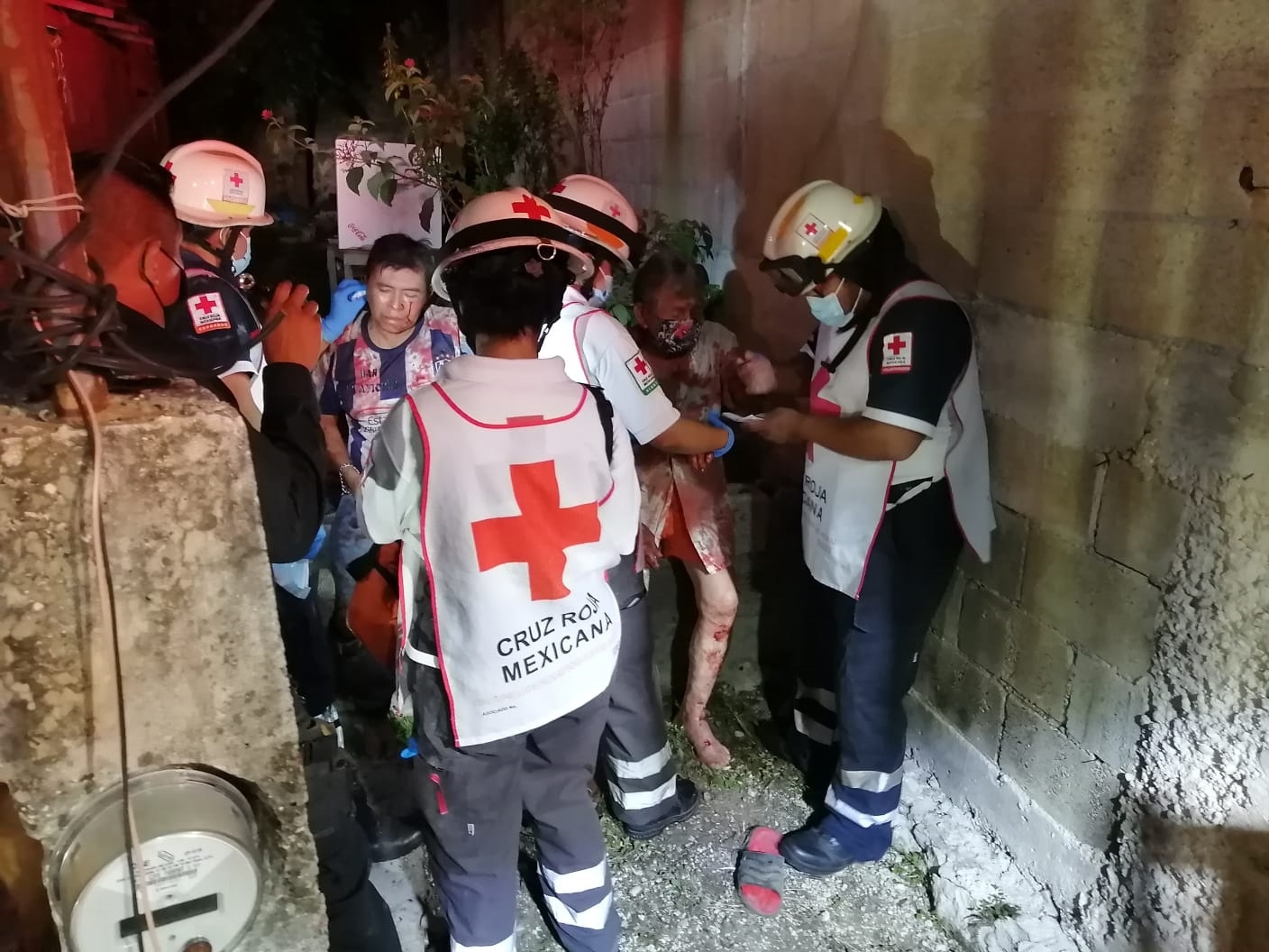 Familiares solicitaron la presencia de elementos preventivos quienes tomaron conocimiento y solicitaron la presencia de los paramédicos de la Cruz Roja