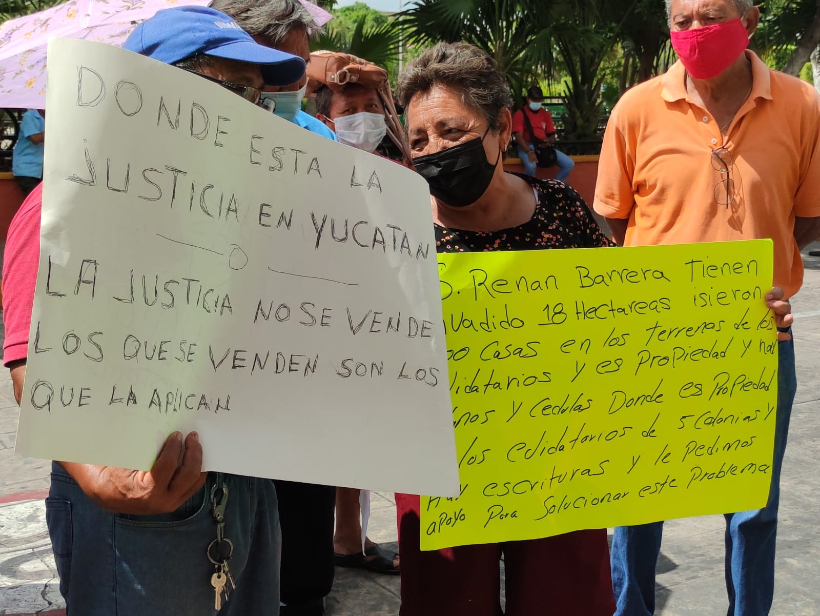 Ejidatarios de Cinco Colonias protestan contra 200 invasores de El Roble Agrícola en Mérida