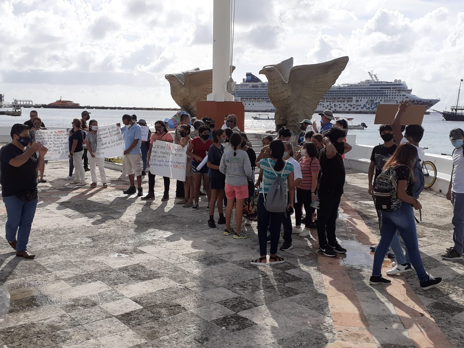 Prestadores de servicios turísticos, Empresarios y algunos jóvenes realizaron otra manifestación pacífica