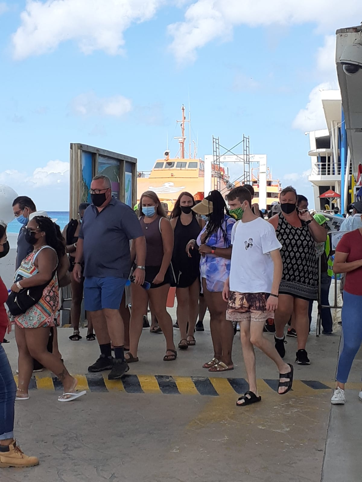 Con más de 600 turistas, navieras arriban a Cozumel este domingo