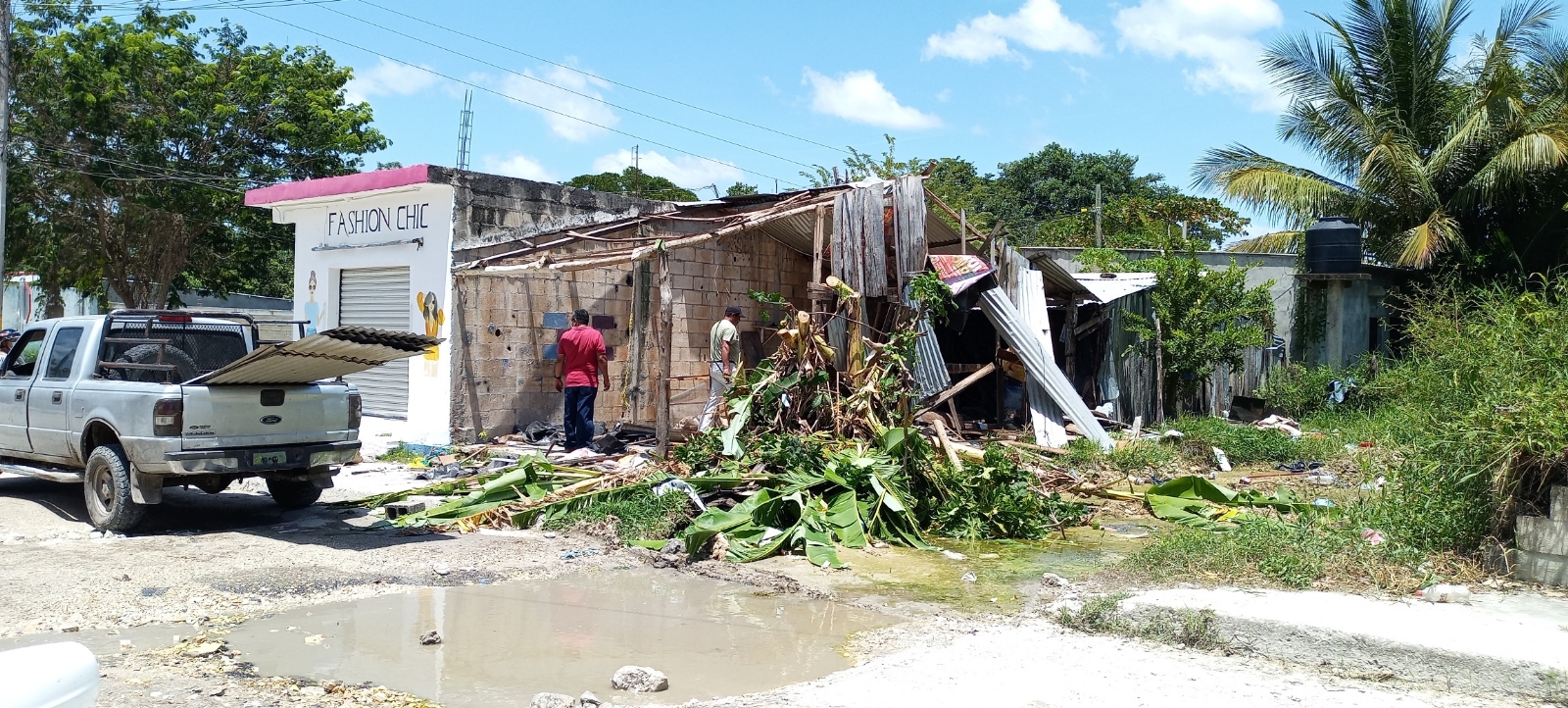 Desmantelan vivienda de presunto invasor en Candelaria, Campeche