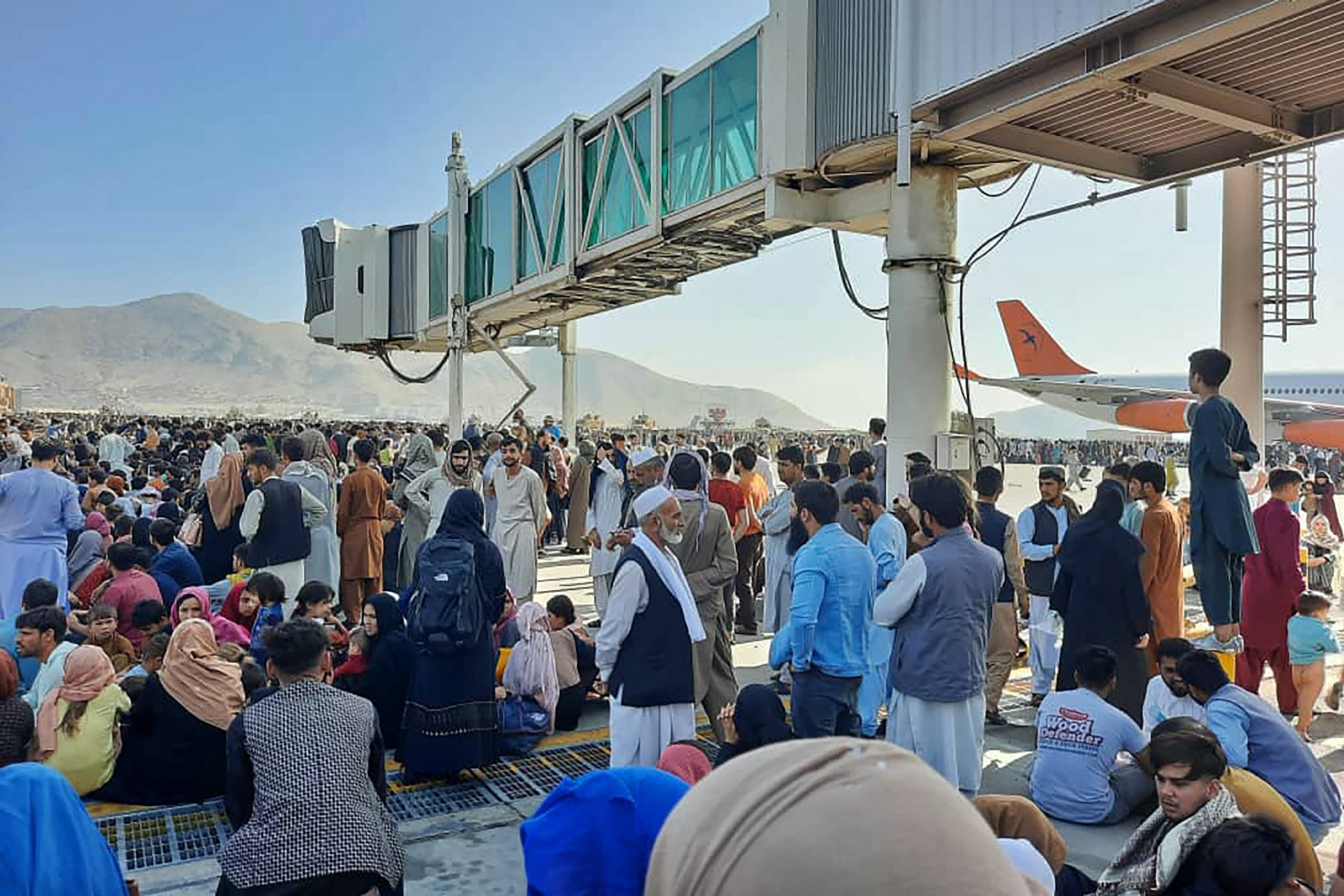 Este jueves aterrizó en Kabul un nuevo avión procedente de Catar con personal que estudiará las condiciones de seguridad