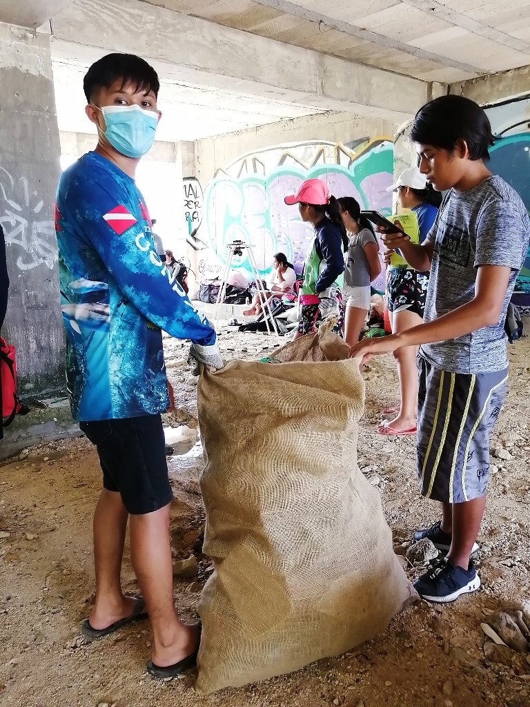 Recolectan 320 kilos de basura