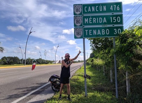 Después de una gran noche en Campeche, el Forrest Gump de la vida real se encaminó a la capital yucateca