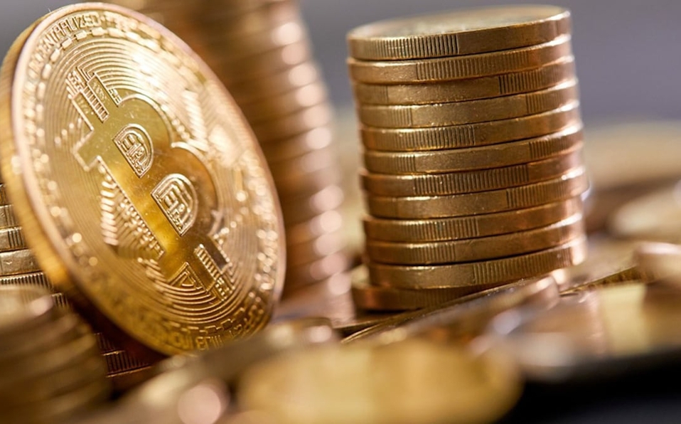 Bitcoin: ¿Por qué se desplomó el valor de las criptomonedas en el mercado?