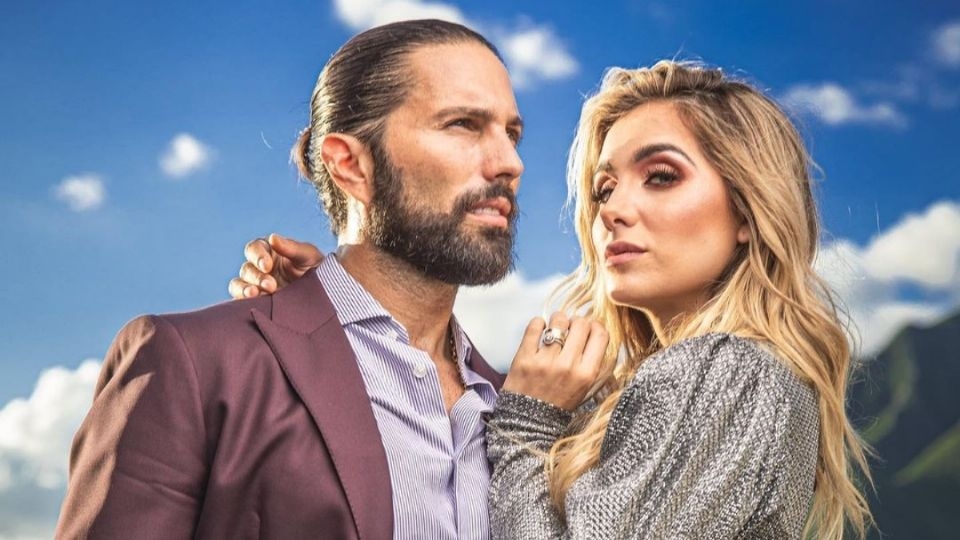 Poncho de Nigris y Marcela Mistral se desnudan en Instagram