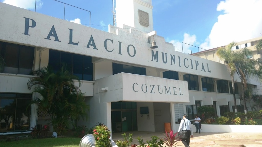 Funcionarios de Cozumel, denunciados ante la Fiscalía Anticorrupción por irregularidades