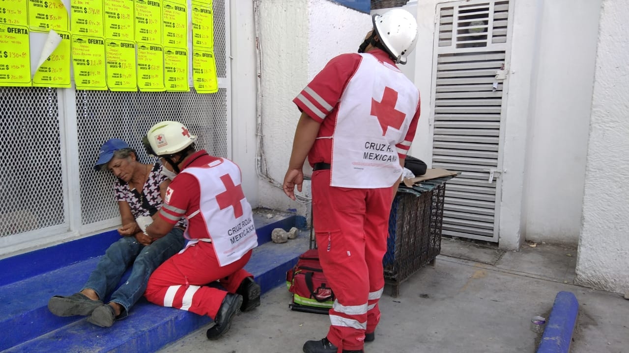 Vecinos pasan por muerto a un indigente en Ciudad del Carmen