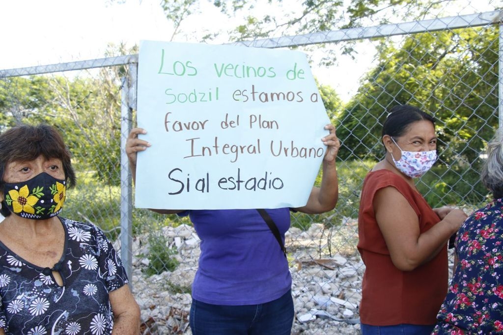 Vecinos se manifiestan en favor del Estadio Sostenible de Yucatán