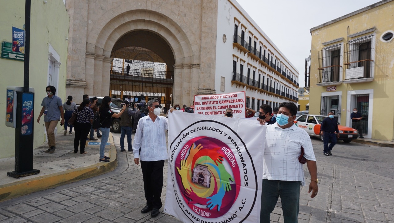 Jubilados y pensionados del IC buscan incremento salarial con Layda Sansores