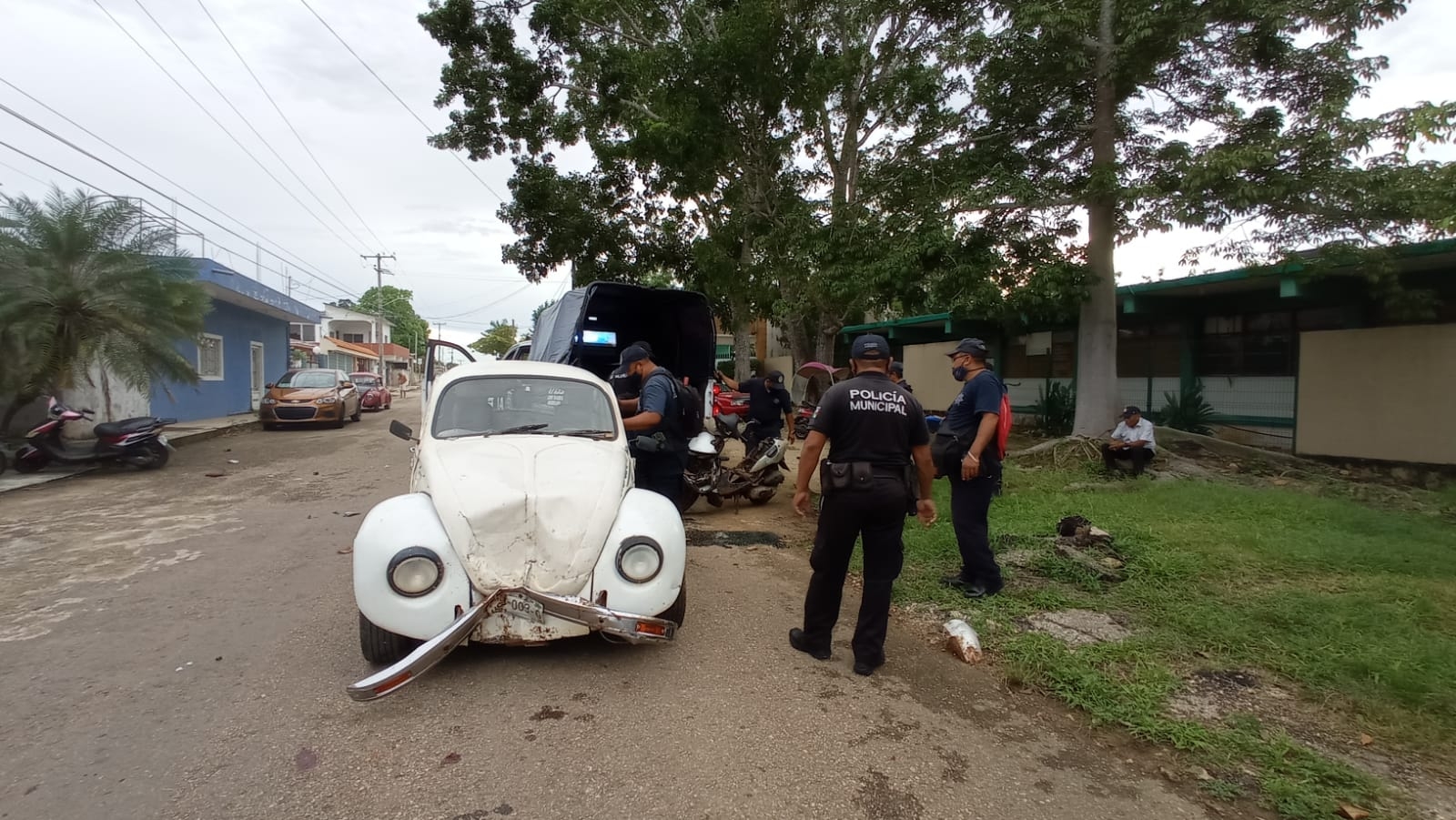 Tras el fuerte golpe el vehículo arrastró más de 15 metros a la motocicleta antes de detener su marcha