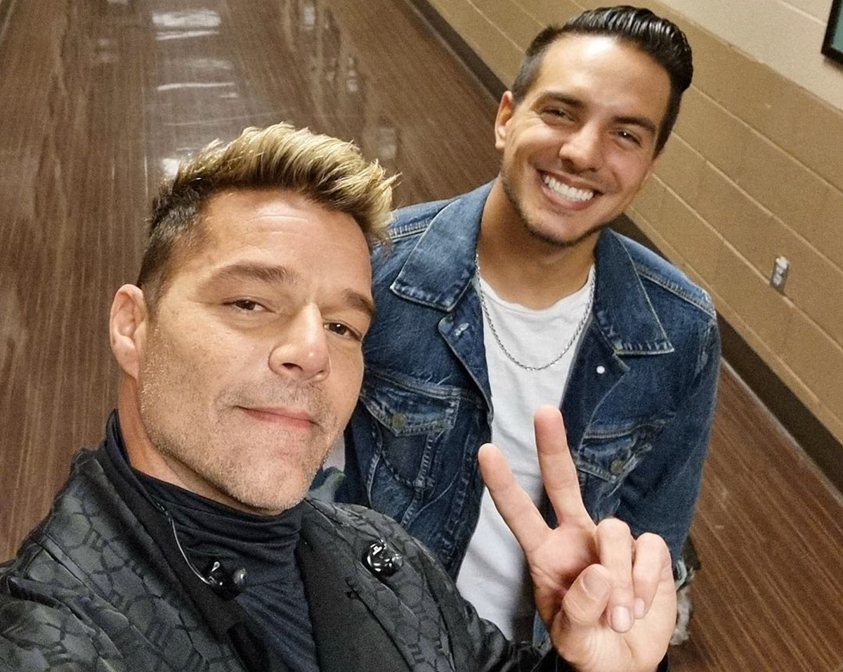 El hijo de Eugenio Derbez estuvo presente en el primer concierto de la gira de Ricky Martin y Enrique Iglesias