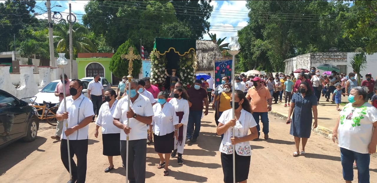 Familiares y amigos marcharon esta tarde sobre la avenida Primero de Julio hasta el Palacio Municipal