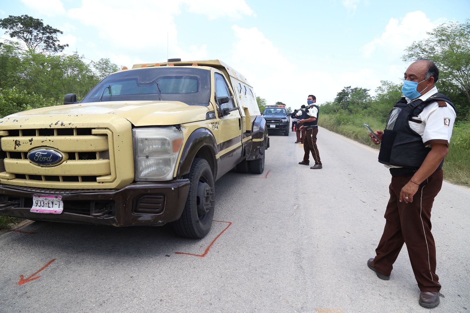 Motociclista muere al chocar contra un camión de Cometra en Umán