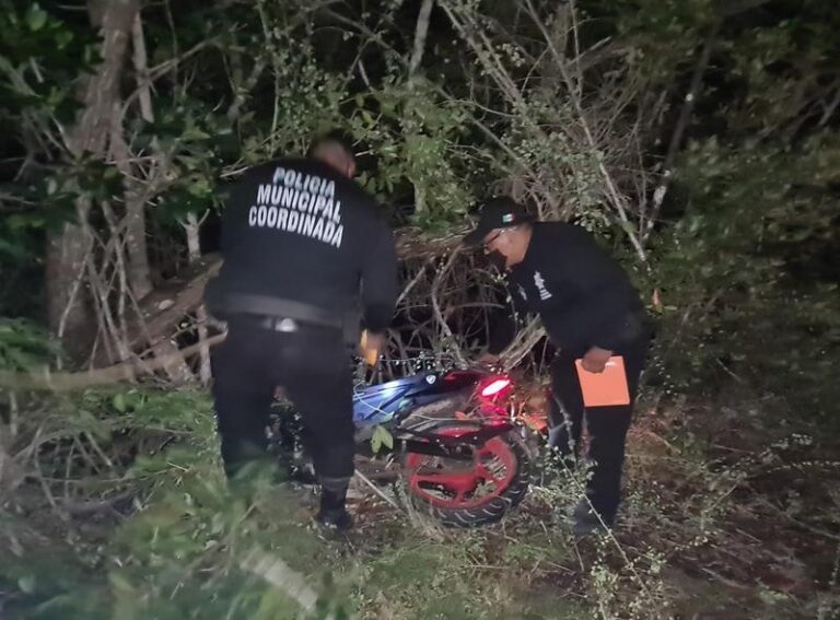 Joven de 14 años 'estrena' su moto en la carretera Celestún-Kinchil