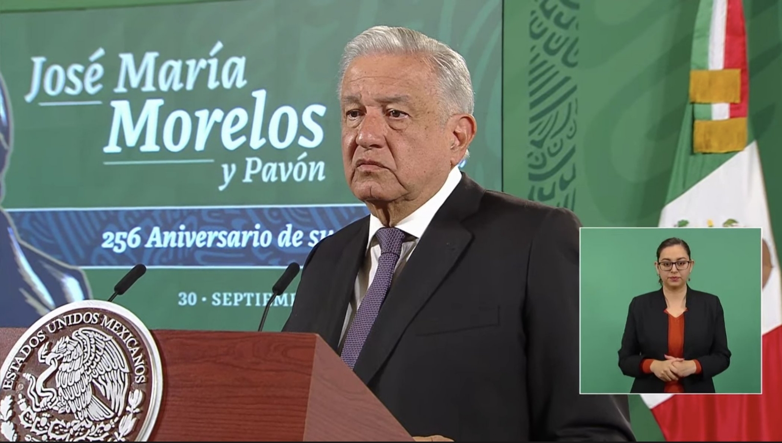 AMLO lamenta muerte del coordinador general de La Jornada