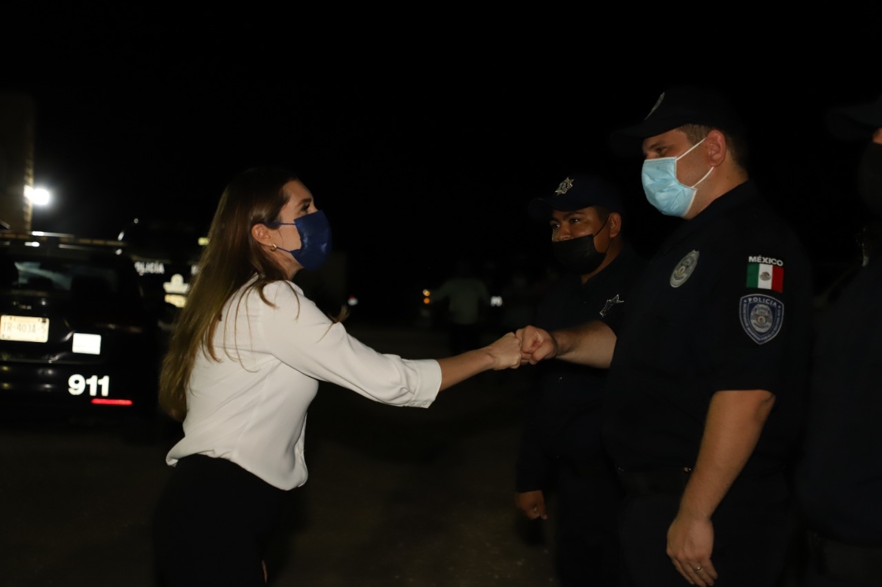 Atenea Gómez Ricalde presenta a nuevo titular de la Policía en Isla Mujeres