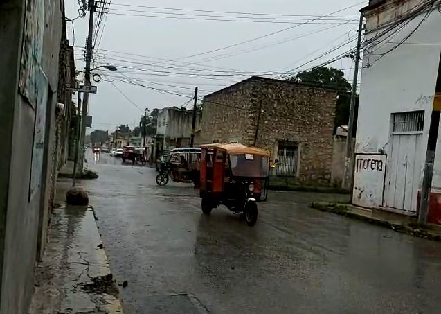 Para este domingo se espera cielo nublado por la tarde con intervalos de chubascos acompañados de descargas eléctricas en Yucatán