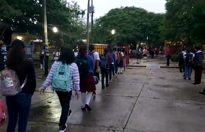 Regresan alumnos de nivel secundaria en Kinchil, Yucatán: VIDEO