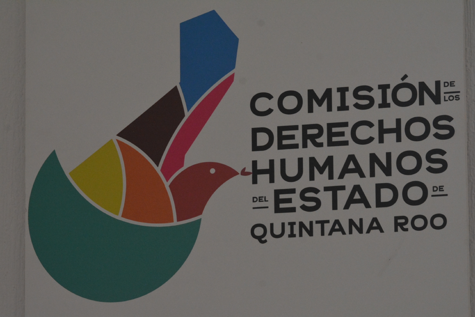 Gobierno de Carlos Joaquín 'castiga' a defensores de víctimas y derechos humanos