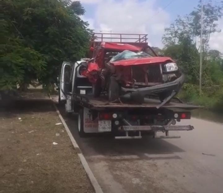 A pesar de la destrucción de su vehículo, el conductor salió sufriendo solo heridas menores