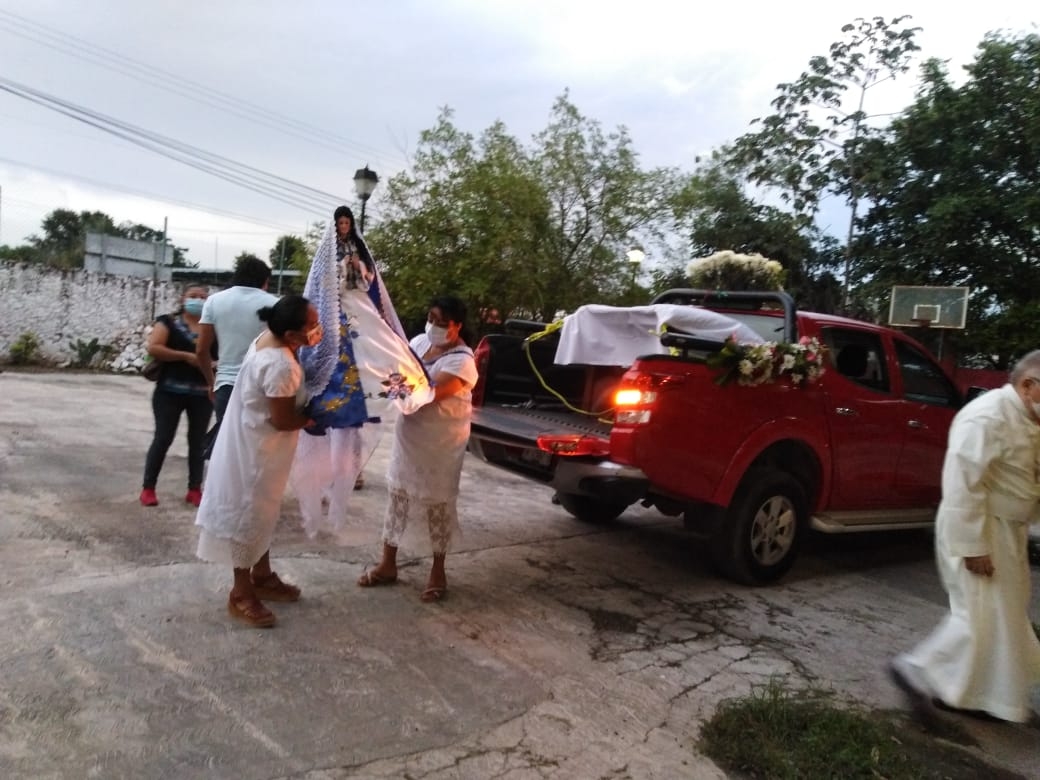 Feligreses conmemoran el Día de la Virgen de Natividad en Acanceh, Yucatán