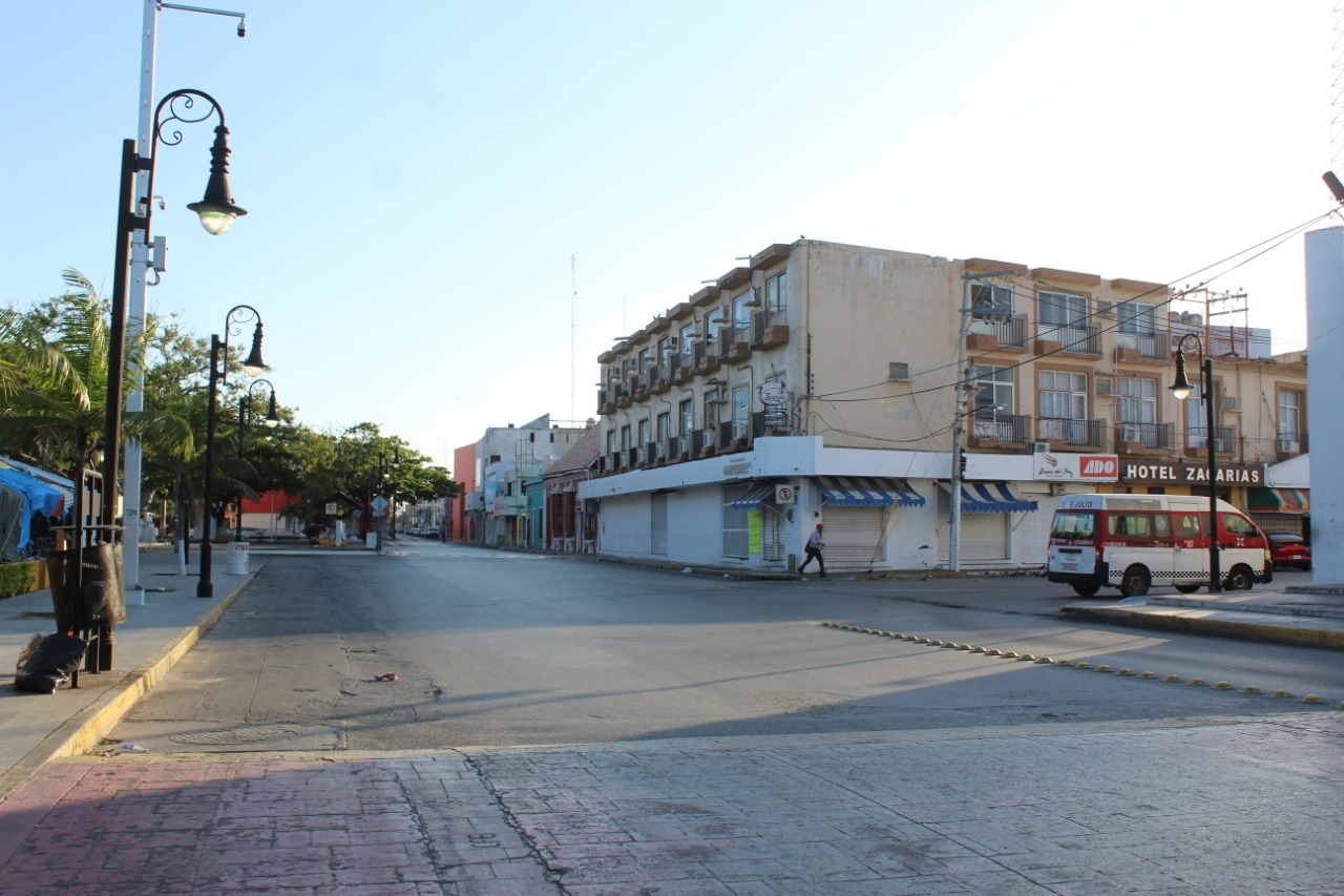 Algunas calles de Ciudad del Carmen lucían vacías, debido a que la celebración del Año Nuevo en la demarcación