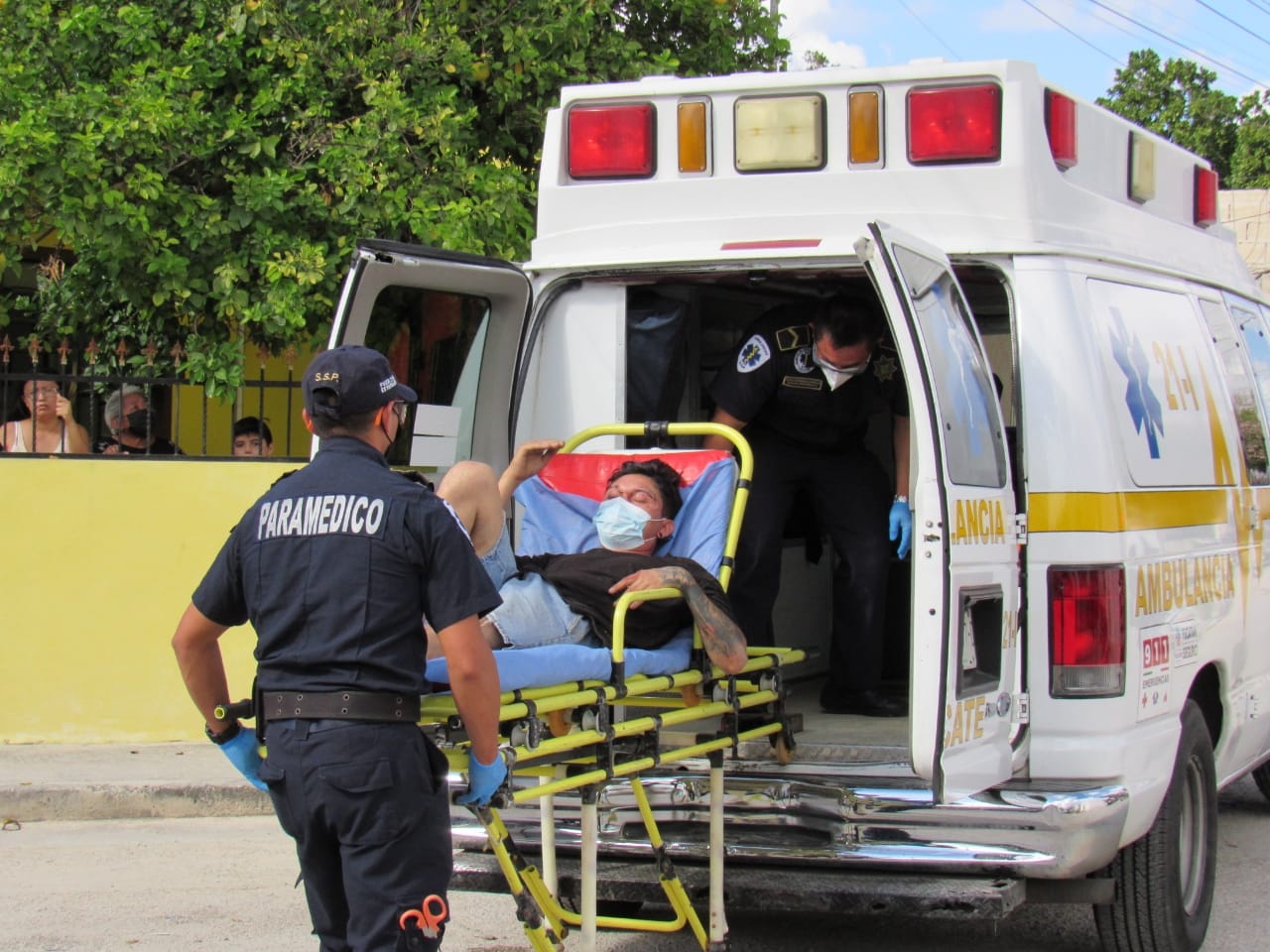 Choque entre dos motocicletas deja tres personas lesionadas en Mérida