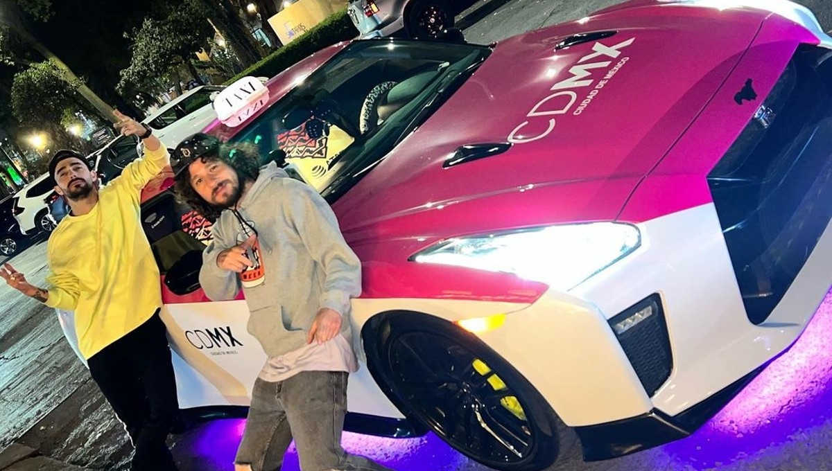 Las fotos del taxi deportivo fueron publicados en el Instagram de Juan Bertheau