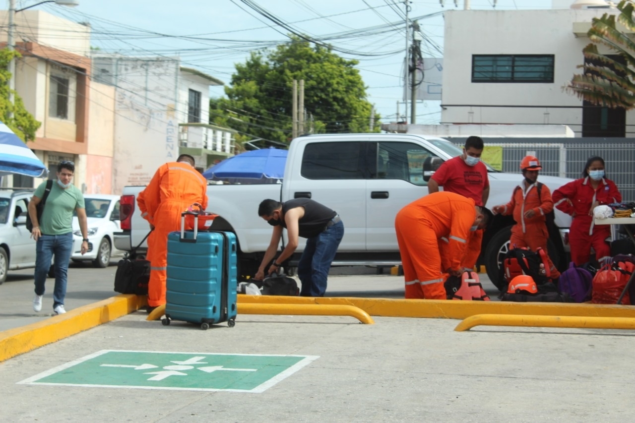 Pemex baja a 50 petroleros por presentar síntomas de la variante ómicron