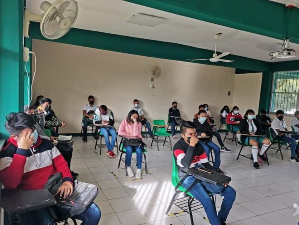 Escuelas de Tenabo registran buena asistencia de alumnos en clases presenciales