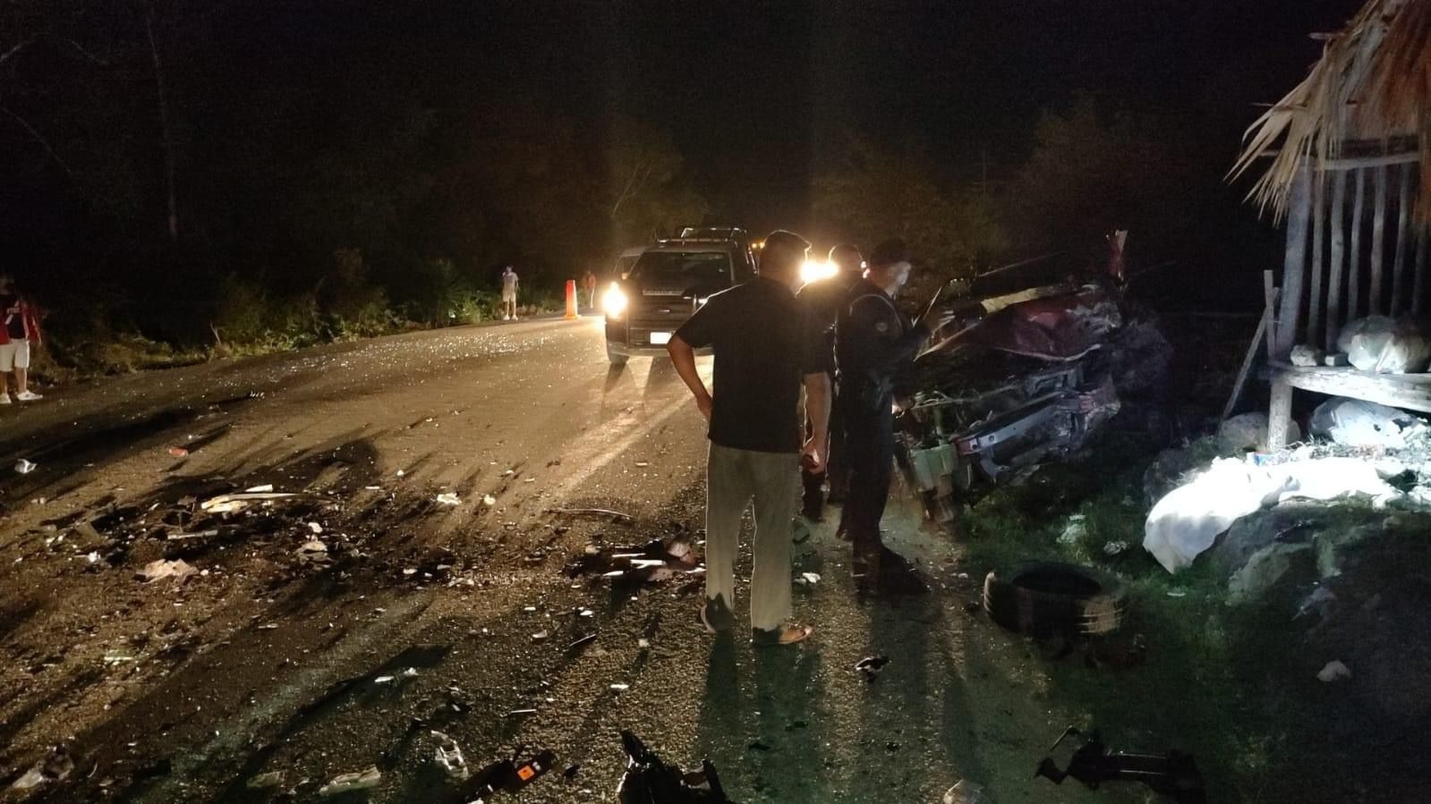 Accidente automovilístico deja tres personas muertas y seis lesionados en Tulum