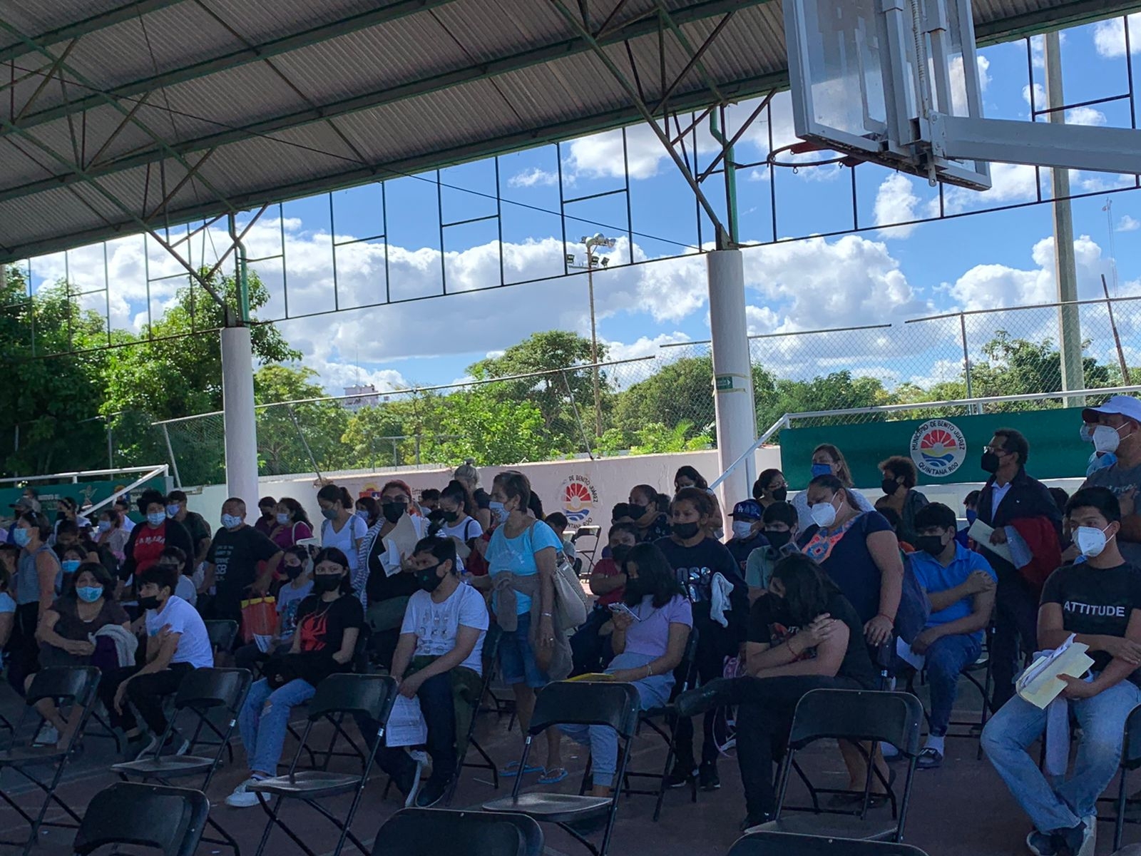 Esperan vacunar a 10 mil adolescentes rezagados en Cancún: EN VIVO