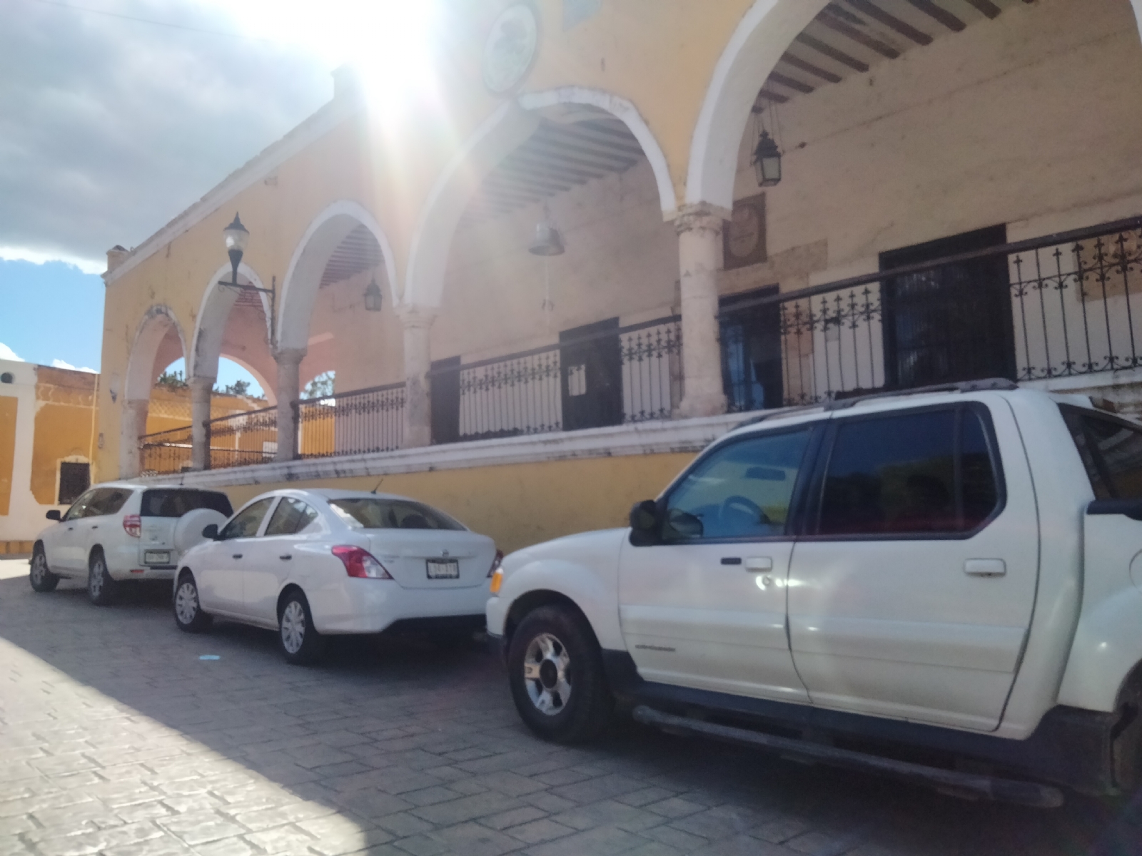 Suspenden labores en el Ayuntamiento de Izamal por caso de ómicron