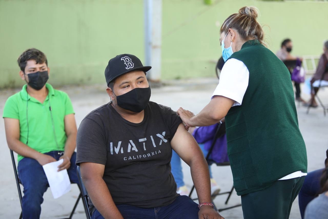 Mauricio Vila anuncia segunda dosis anticovid para adolescentes de 30 municipios