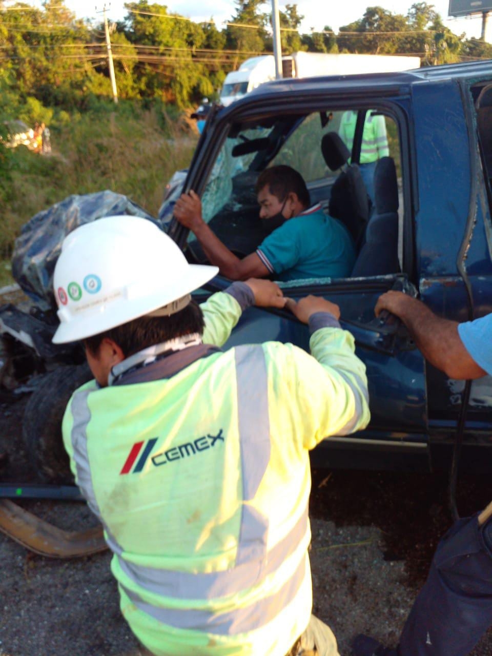 Choque entre dos camionetas deja una persona muerta y otras heridas a las afueras de Cancún