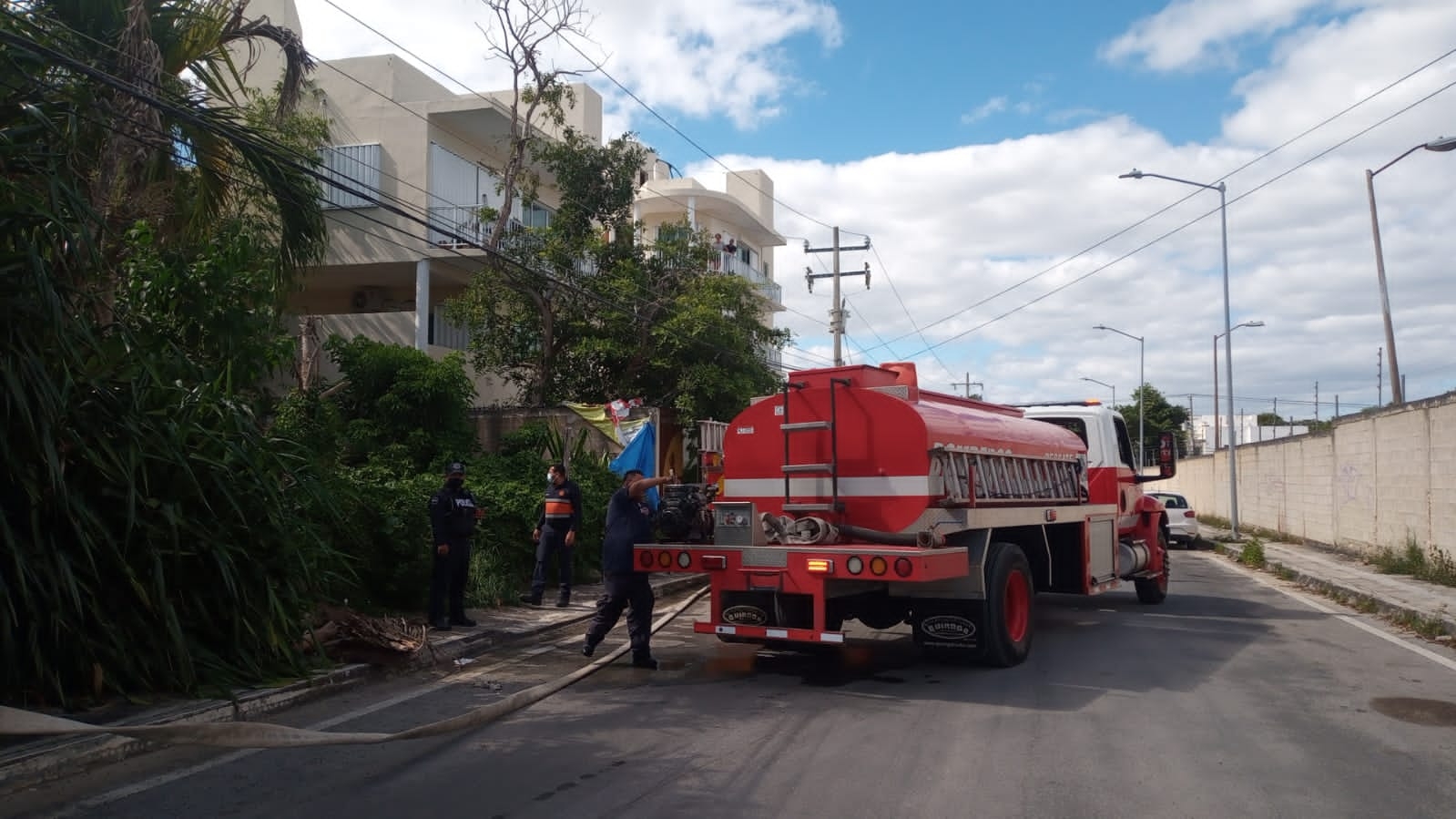 Fue un corto circuito en la palapa que hay en lugar lo que provocó la conflagración