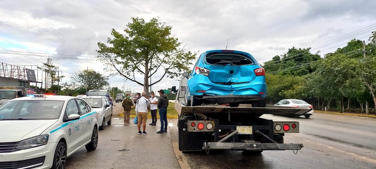 Tras el choque, se ocasionó un cuello de botella por el cierre parcial de la circulación