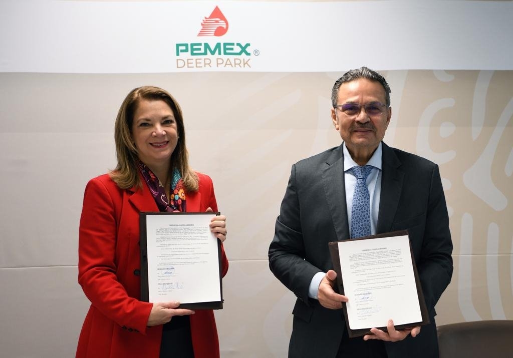 Pemex sella compra de la refinería Deer Park en EU