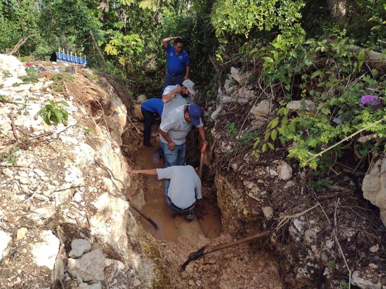 El tubo dañado se encontraba bajo tierra, por lo que se tuvo que suspender el abastecimiento de agua en Carrillo Puerto