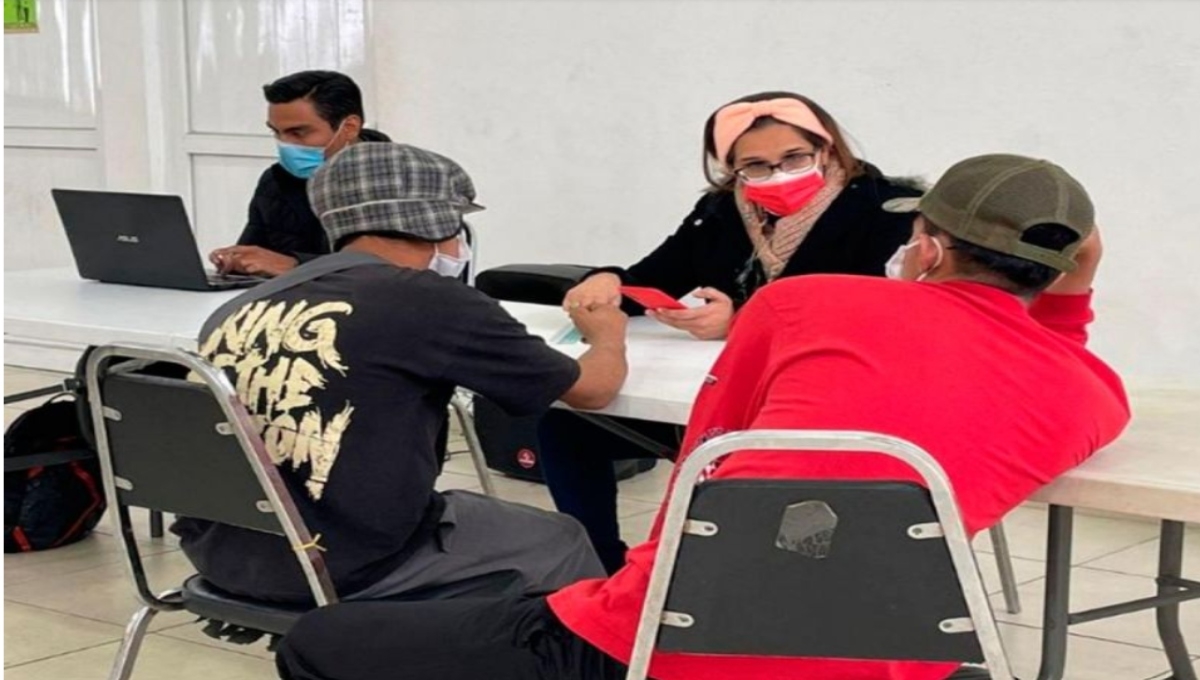 Autoridades de Nuevo León, Monterrey, habilitaron un albergue en el DIF del Parque Canoas para dar refugio a un grupo de 30 migrantes, ante las bajas temperaturas que hay en la entidad