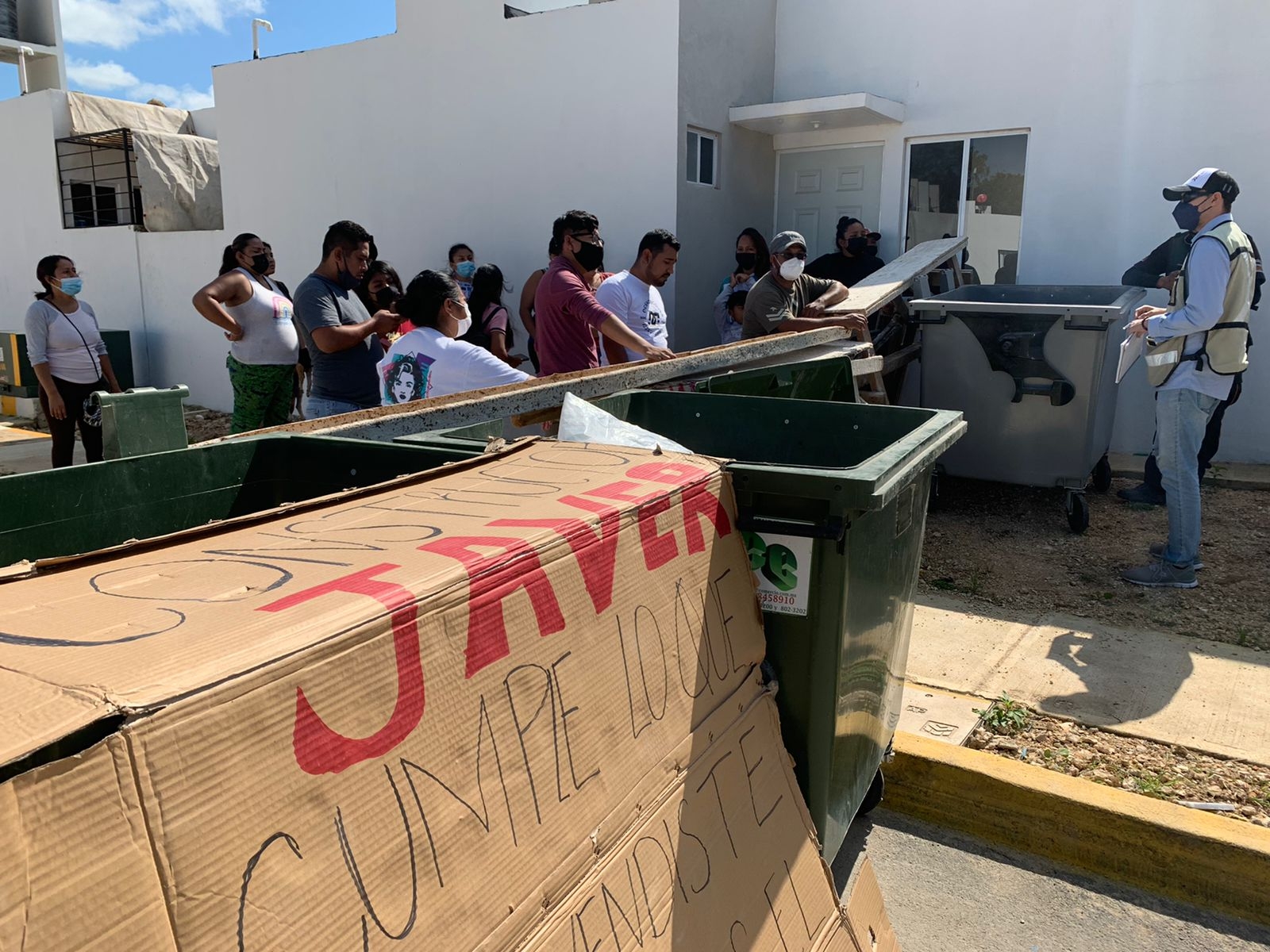 Vecinos del fraccionamiento Kuzamil en Cancún se manifiestan contra Casas Javer: VIDEO