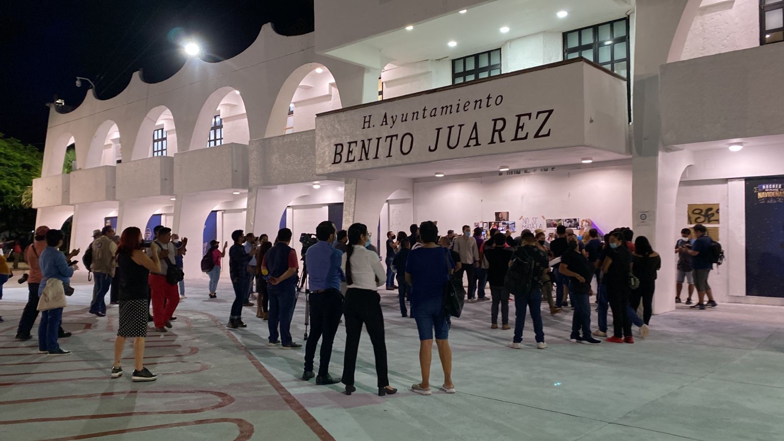 En el caso de Cancún, los periodistas se congregaron en la plaza La Reforma, frente al palacio municipal de Benito Juárez