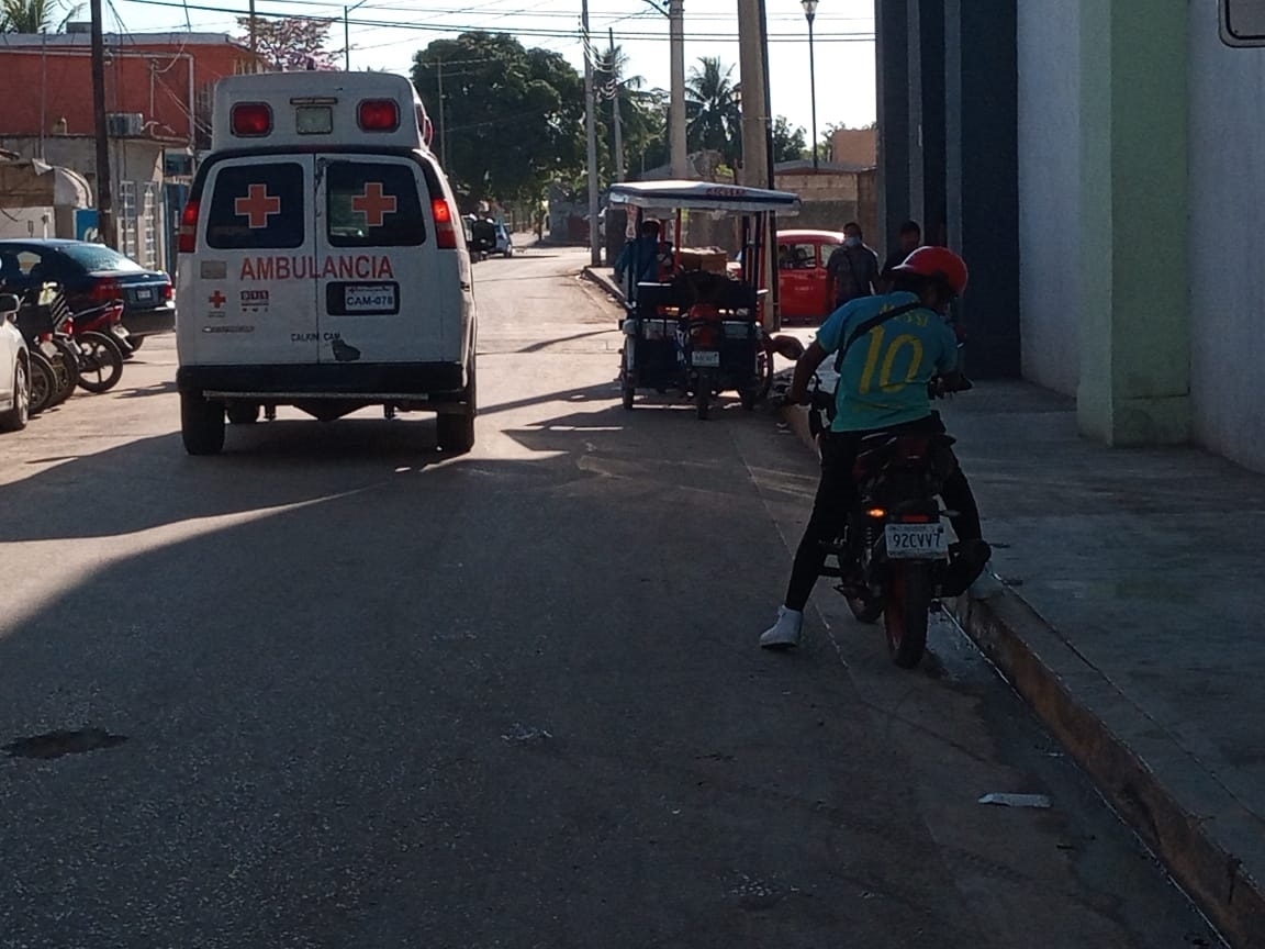 El patrón, al percatarse de lo ocurrido apagó el motor, pero ya era demasiado tarde, el muchacho daba gritos de dolor.