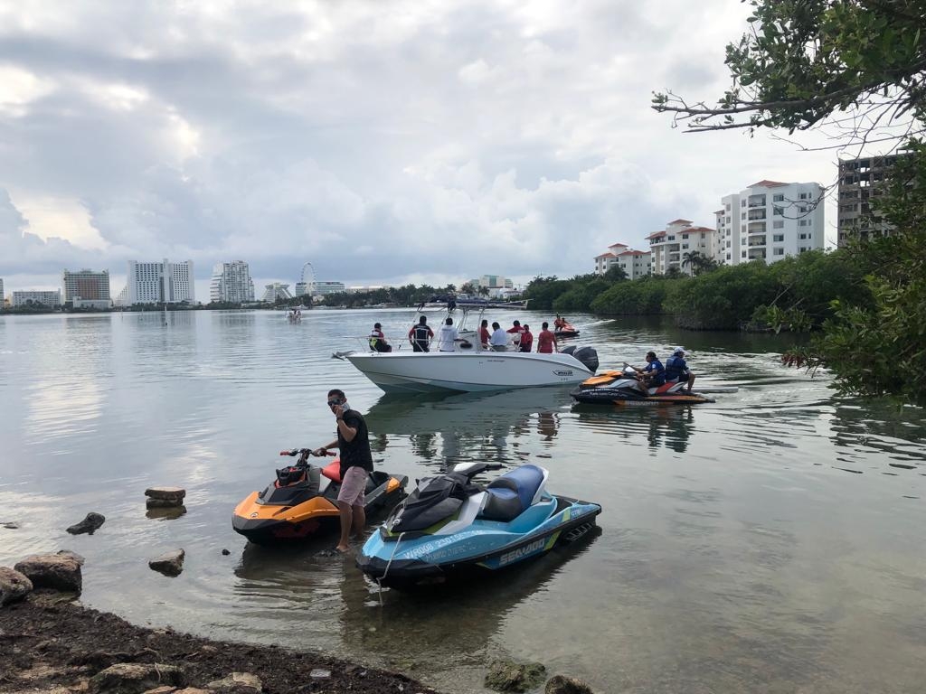 Los buzos se sumergirán en la Laguna Bojórquez para verificar si el desaparecido se hundió tras el accidente que tuvo en Cancún