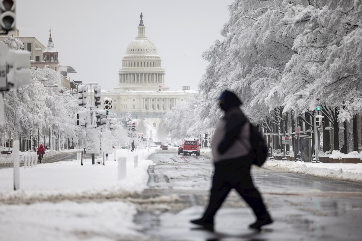 Así se vio la intensa tormenta invernal que paralizó a Washington DC: FOTOS